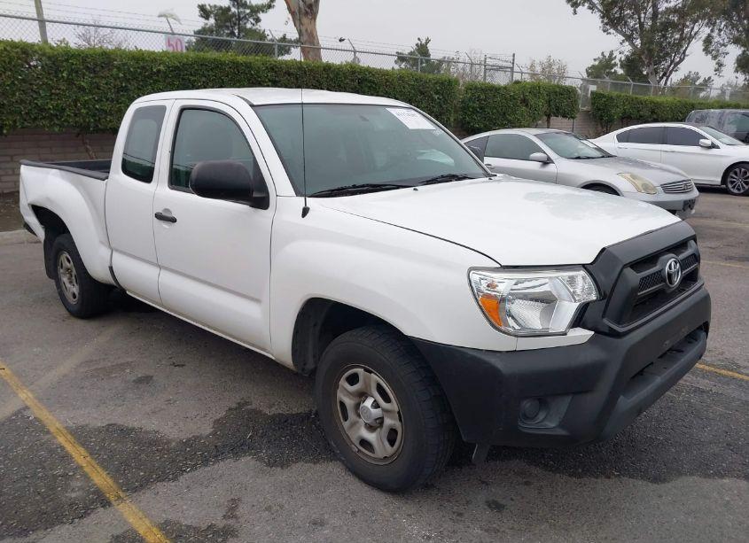 2015 Toyota Tacoma (VIN 5TFTX4CN7FX055777) main photo