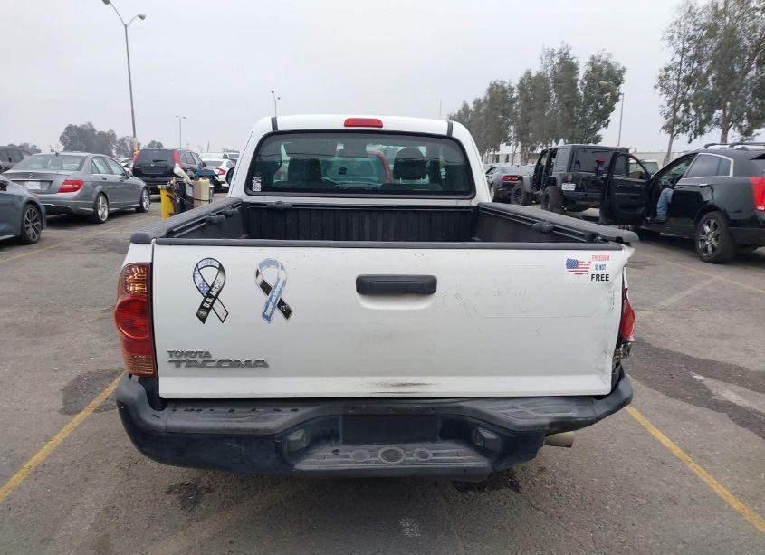 Photo 16 of 2015 Toyota Tacoma (VIN 5TFTX4CN7FX055777)