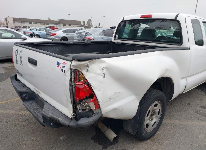Photo 6 of 2015 Toyota Tacoma (VIN 5TFTX4CN7FX055777)