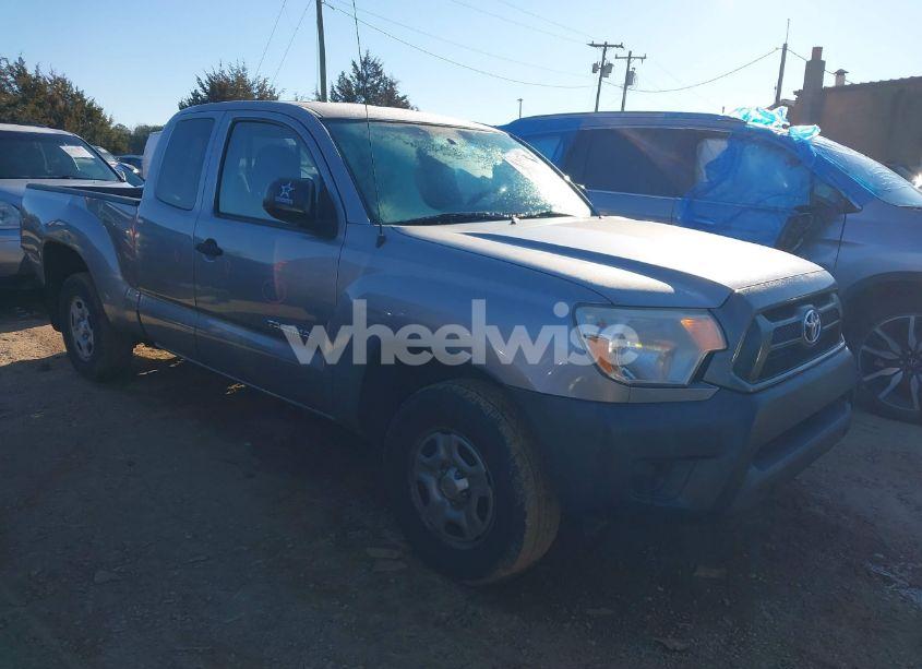 2015 Toyota Tacoma (VIN 5TFTX4CN7FX060557) main photo