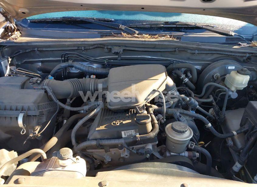 Photo 10 of 2015 Toyota Tacoma (VIN 5TFTX4CN7FX060557)