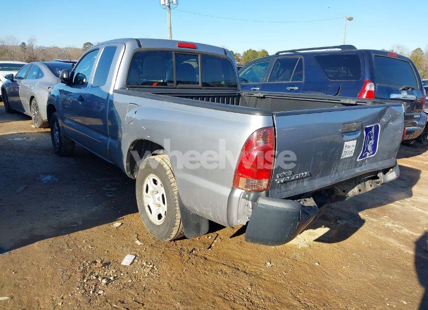 Photo 3 of 2015 Toyota Tacoma (VIN 5TFTX4CN7FX060557)