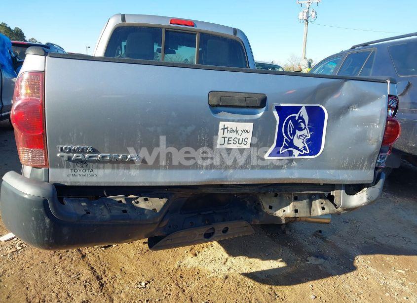 Photo 6 of 2015 Toyota Tacoma (VIN 5TFTX4CN7FX060557)