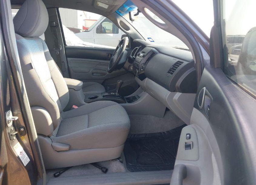 Photo 5 of 2011 Toyota Tacoma (VIN 5TFTX4CN8BX010115)