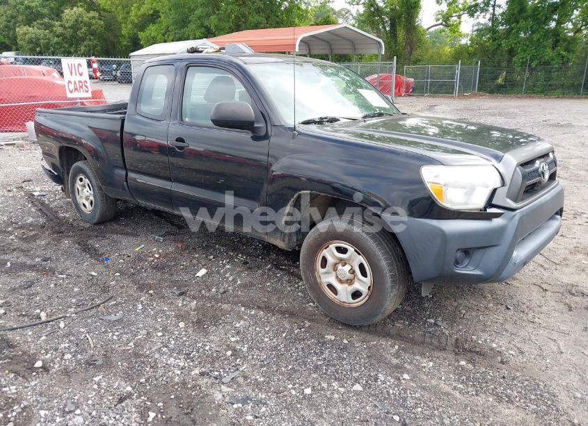 2015 Toyota Tacoma (VIN 5TFTX4CN8FX062155) main photo