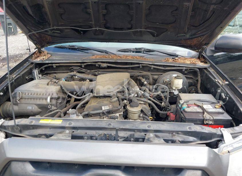 Photo 10 of 2015 Toyota Tacoma (VIN 5TFTX4CN8FX062155)