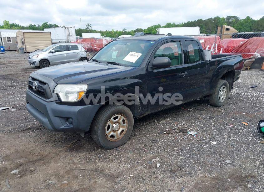 Photo 2 of 2015 Toyota Tacoma (VIN 5TFTX4CN8FX062155)