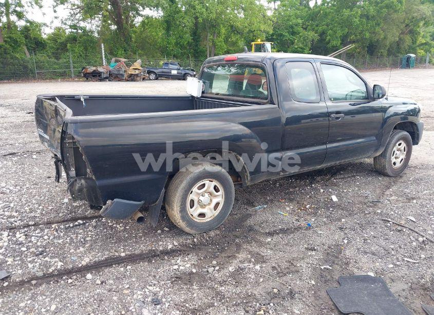 Photo 4 of 2015 Toyota Tacoma (VIN 5TFTX4CN8FX062155)
