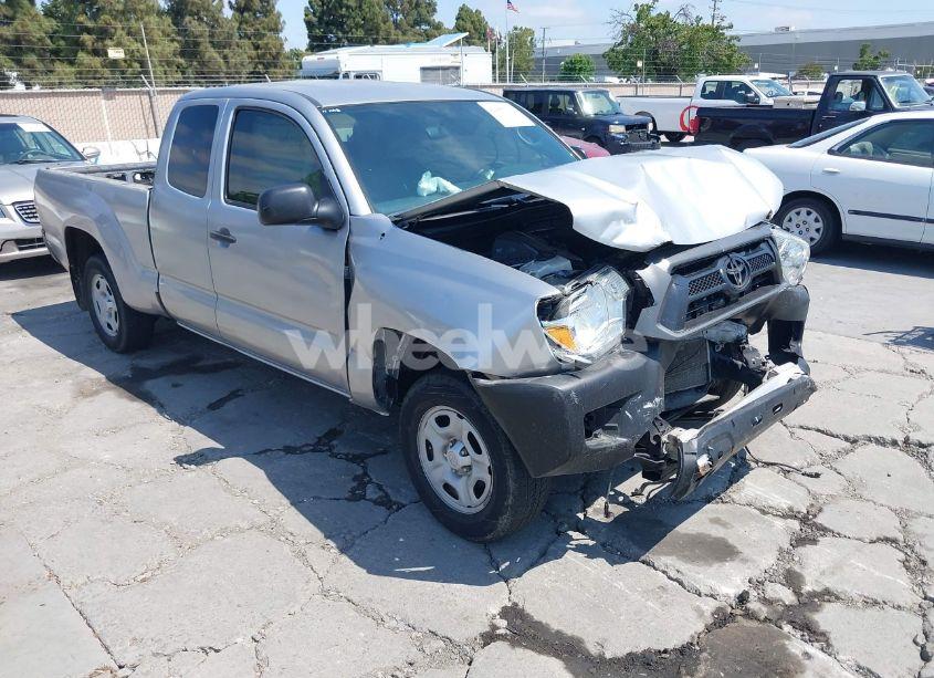 2015 Toyota Tacoma (VIN 5TFTX4CNXFX060276) main photo