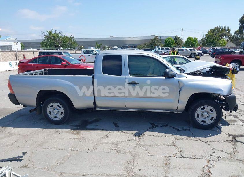 Photo 13 of 2015 Toyota Tacoma (VIN 5TFTX4CNXFX060276)
