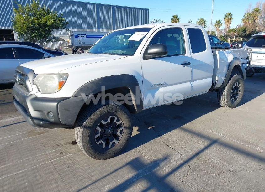 Photo 2 of 2014 Toyota Tacoma PRERUNNER (VIN 5TFTX4GN3EX027242)