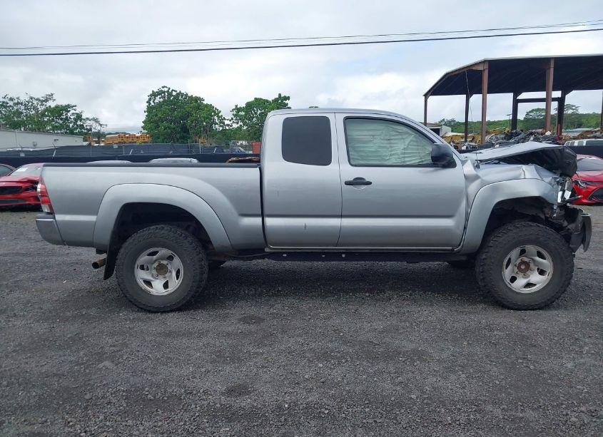 Photo 13 of 2015 Toyota Tacoma PRERUNNER (VIN 5TFTX4GN6FX043033)