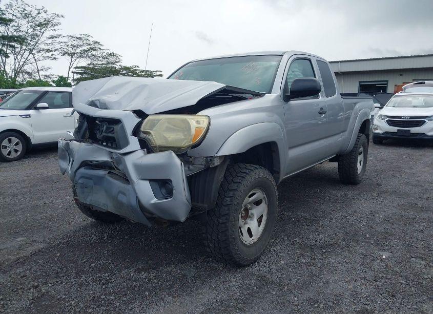 Photo 2 of 2015 Toyota Tacoma PRERUNNER (VIN 5TFTX4GN6FX043033)