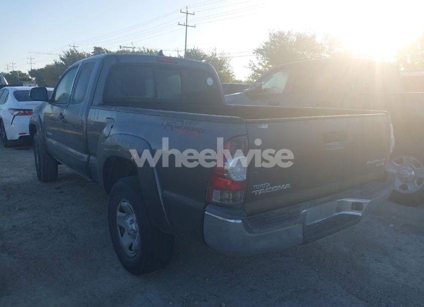 Photo 3 of 2014 Toyota Tacoma PRERUNNER (VIN 5TFTX4GNXEX028257)