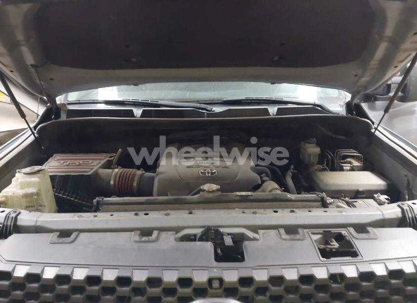 Photo 10 of 2018 Toyota Tundra SR5 5.7L V8 (VIN 5TFTY5F11JX010242)