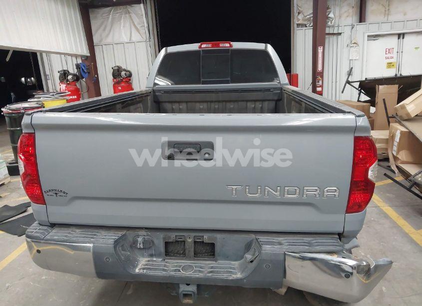 Photo 16 of 2018 Toyota Tundra SR5 5.7L V8 (VIN 5TFTY5F11JX010242)