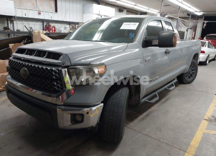 Photo 2 of 2018 Toyota Tundra SR5 5.7L V8 (VIN 5TFTY5F11JX010242)