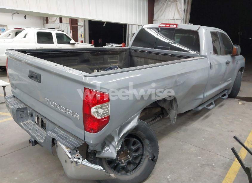 Photo 4 of 2018 Toyota Tundra SR5 5.7L V8 (VIN 5TFTY5F11JX010242)