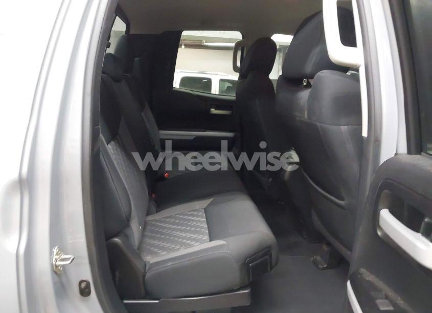 Photo 8 of 2018 Toyota Tundra SR5 5.7L V8 (VIN 5TFTY5F11JX010242)