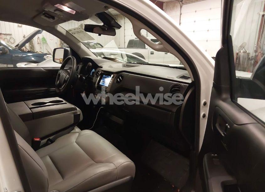 Photo 5 of 2021 Toyota Tundra SR (VIN 5TFTY5F11MX012464)