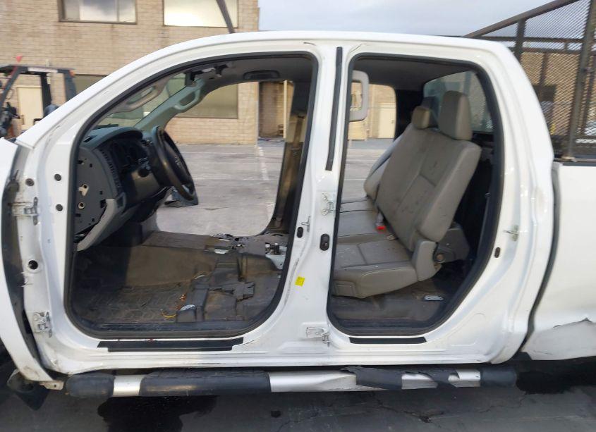 Photo 15 of 2013 Toyota Tundra 2WD TRUCK GRADE 5.7L V8 (A6) (VIN 5TFTY5F13DX007962)