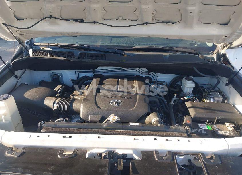 Photo 10 of 2018 Toyota Tundra SR 5.7L V8 (VIN 5TFTY5F15JX010163)