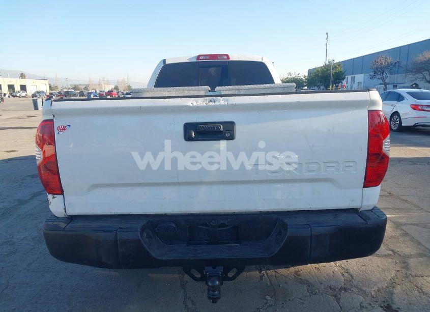 Photo 16 of 2018 Toyota Tundra SR 5.7L V8 (VIN 5TFTY5F15JX010163)