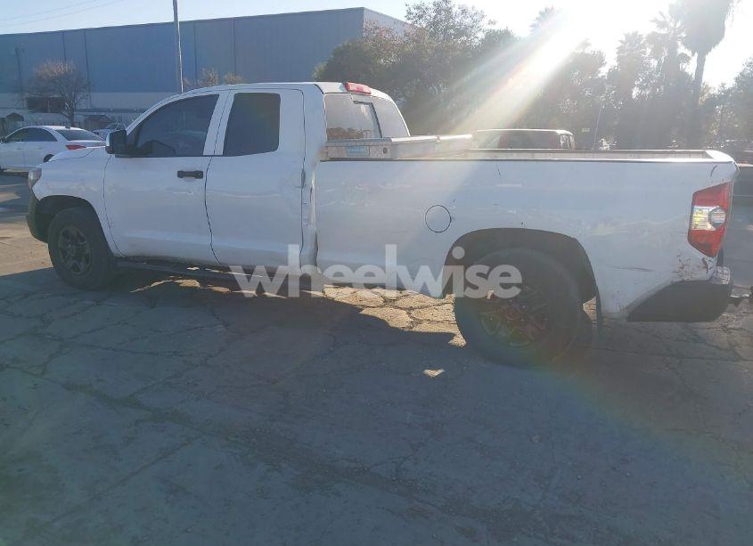 Photo 3 of 2018 Toyota Tundra SR 5.7L V8 (VIN 5TFTY5F15JX010163)