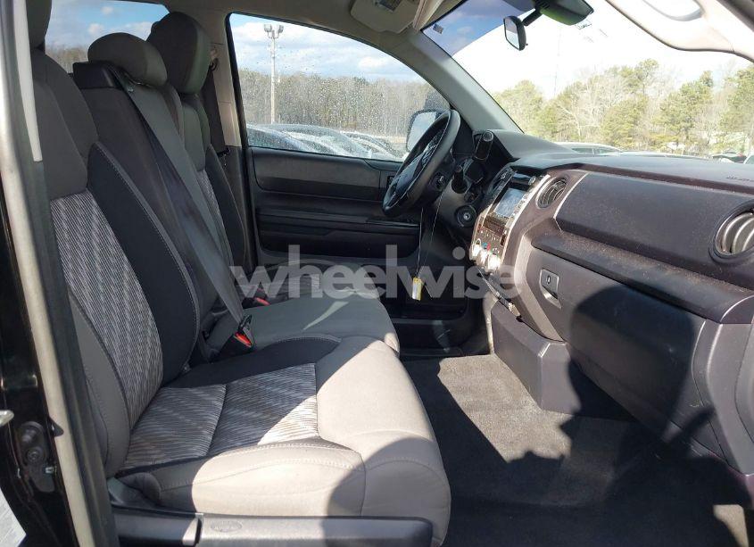 Photo 5 of 2018 Toyota Tundra SR 5.7L V8 (VIN 5TFTY5F17JX009984)