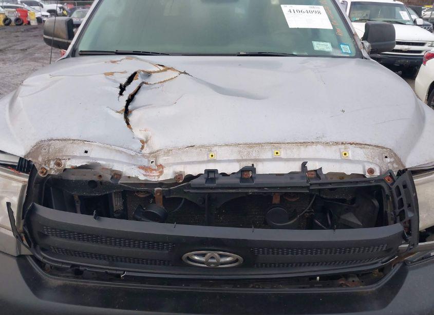 Photo 10 of 2010 Toyota Tundra GRADE 4.6L V8 (VIN 5TFUM5F10AX007767)