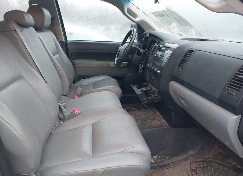 Photo 5 of 2010 Toyota Tundra GRADE 4.6L V8 (VIN 5TFUM5F10AX007767)