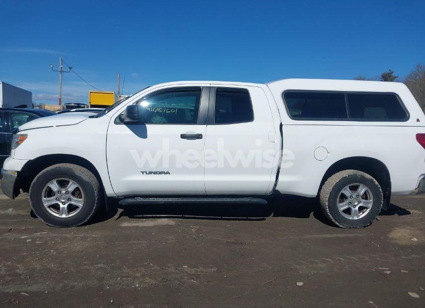 Photo 14 of 2010 Toyota Tundra GRADE 4.6L V8 (VIN 5TFUM5F10AX015321)