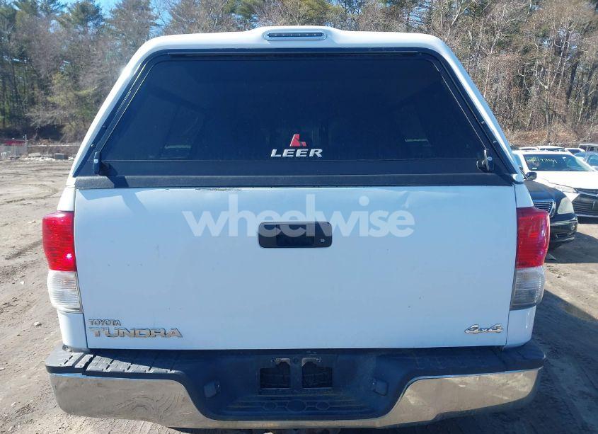 Photo 16 of 2010 Toyota Tundra GRADE 4.6L V8 (VIN 5TFUM5F10AX015321)