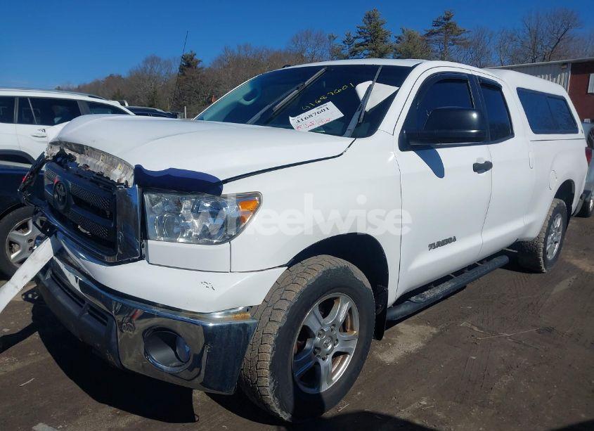 Photo 2 of 2010 Toyota Tundra GRADE 4.6L V8 (VIN 5TFUM5F10AX015321)