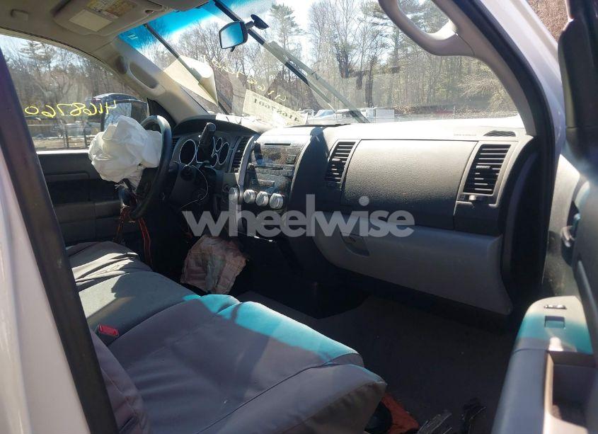 Photo 5 of 2010 Toyota Tundra GRADE 4.6L V8 (VIN 5TFUM5F10AX015321)