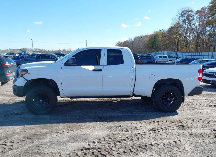 Photo 14 of 2016 Toyota Tundra SR 4.6L V8 (VIN 5TFUM5F10GX068836)