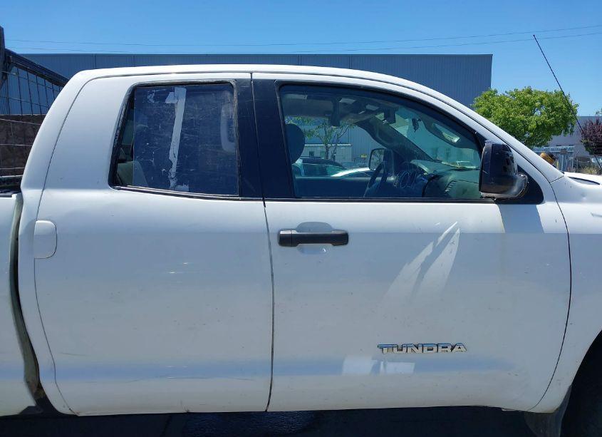 Photo 13 of 2011 Toyota Tundra GRADE 4.6L V8 (VIN 5TFUM5F11BX022280)