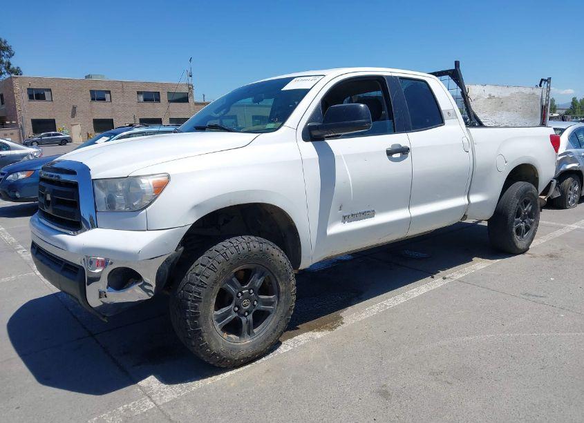 Photo 2 of 2011 Toyota Tundra GRADE 4.6L V8 (VIN 5TFUM5F11BX022280)