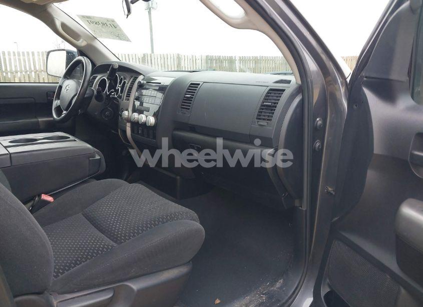 Photo 5 of 2011 Toyota Tundra GRADE 4.6L V8 (VIN 5TFUM5F11BX022568)