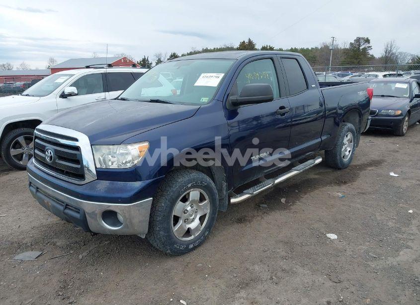 Photo 2 of 2012 Toyota Tundra GRADE 4.6L V8 (VIN 5TFUM5F11CX034401)