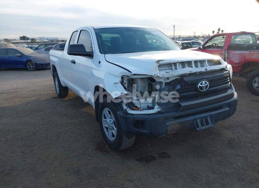 2015 Toyota Tundra SR 4.6L V8 (VIN 5TFUM5F11FX060386) main photo
