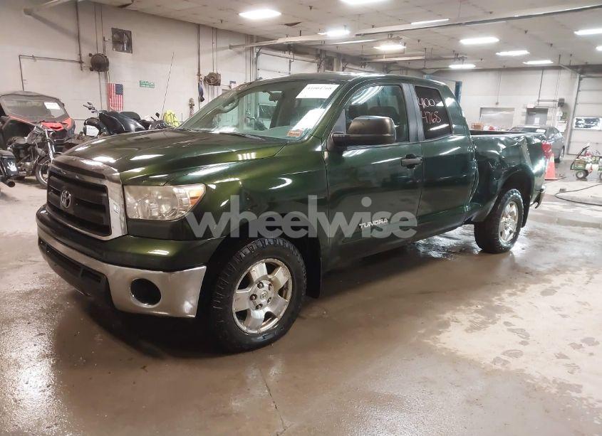 Photo 2 of 2010 Toyota Tundra GRADE 4.6L V8 (VIN 5TFUM5F13AX010940)