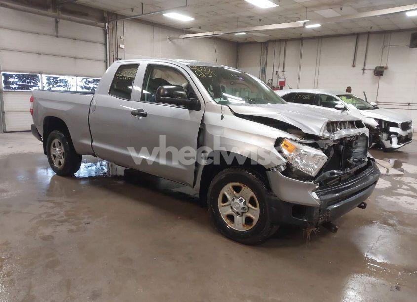 2015 Toyota Tundra SR 4.6L V8 (VIN 5TFUM5F13FX063077) main photo