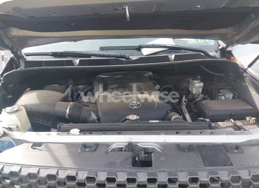 Photo 10 of 2018 Toyota Tundra SR5 4.6L V8 (VIN 5TFUM5F13JX078185)