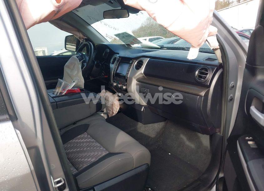 Photo 5 of 2018 Toyota Tundra SR5 4.6L V8 (VIN 5TFUM5F13JX078185)