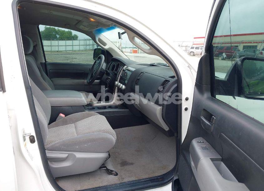 Photo 5 of 2010 Toyota Tundra GRADE 4.6L V8 (VIN 5TFUM5F14AX009280)