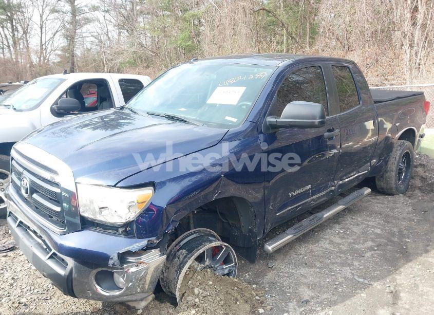 Photo 2 of 2013 Toyota Tundra GRADE 4.6L V8 (VIN 5TFUM5F14DX040405)