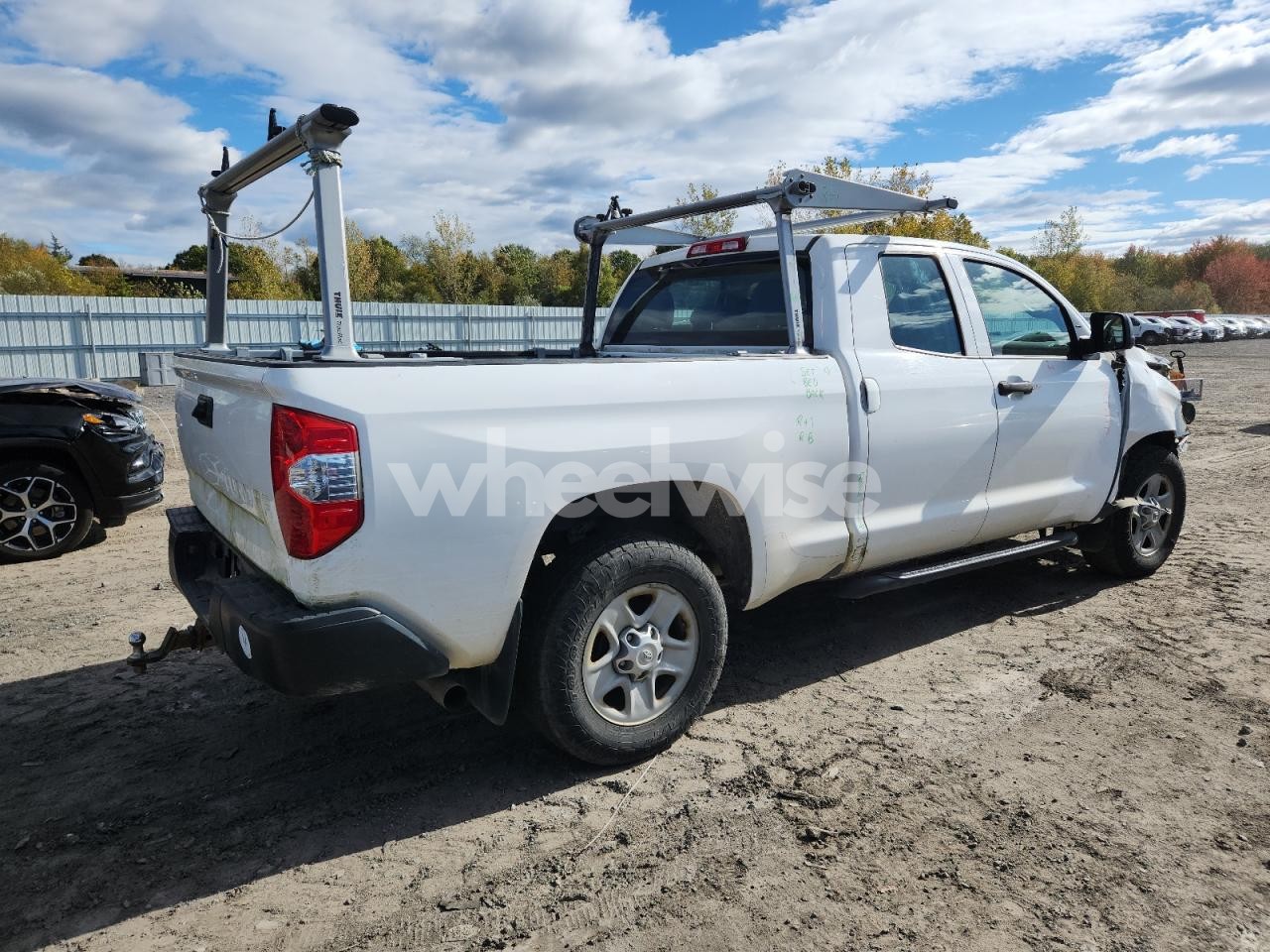 Photo 3 of 2018 TOYOTA TUNDRA DOUBLE CAB SR (VIN 5TFUM5F14JX076803)