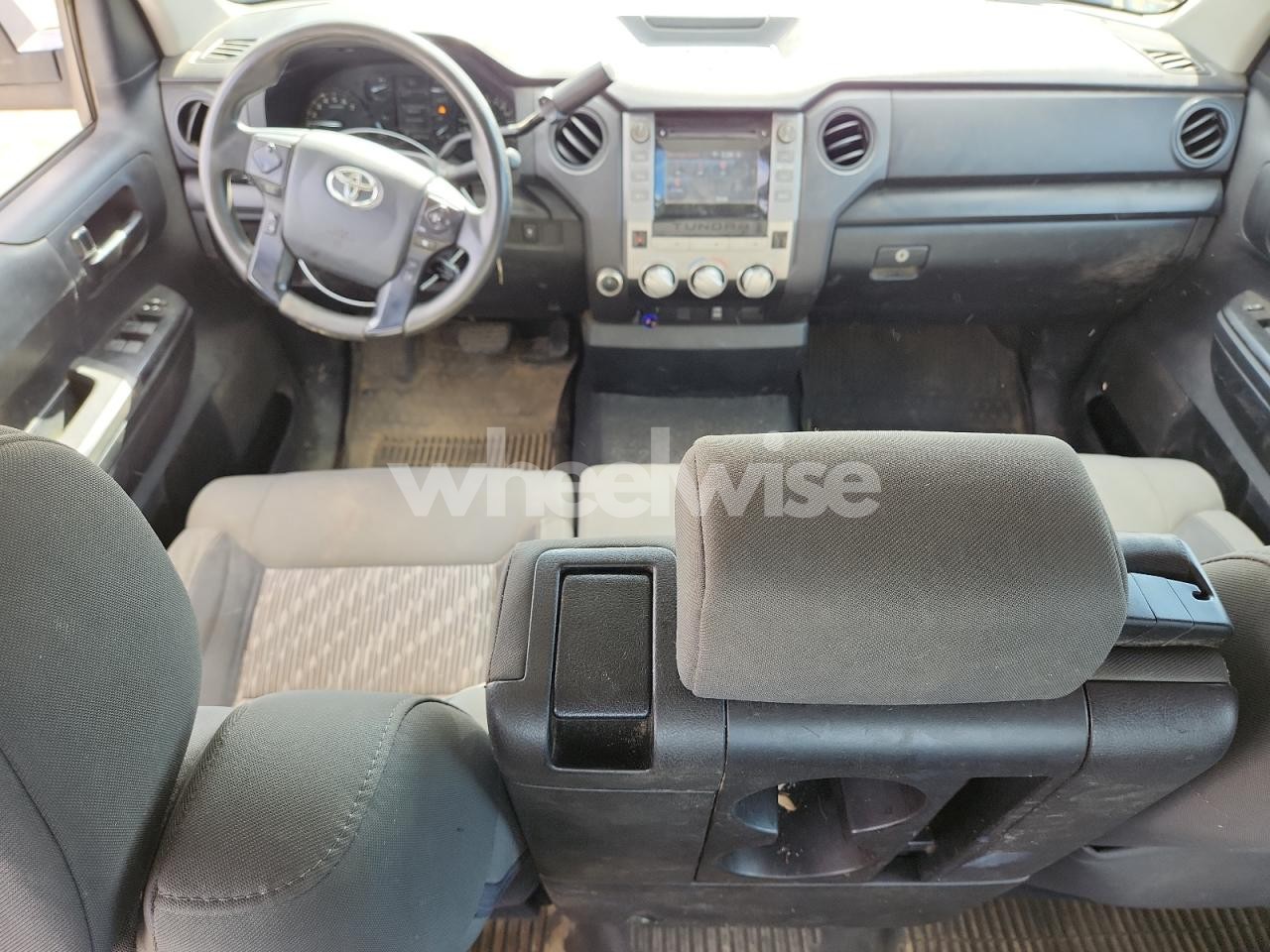 Photo 8 of 2018 TOYOTA TUNDRA DOUBLE CAB SR (VIN 5TFUM5F14JX076803)