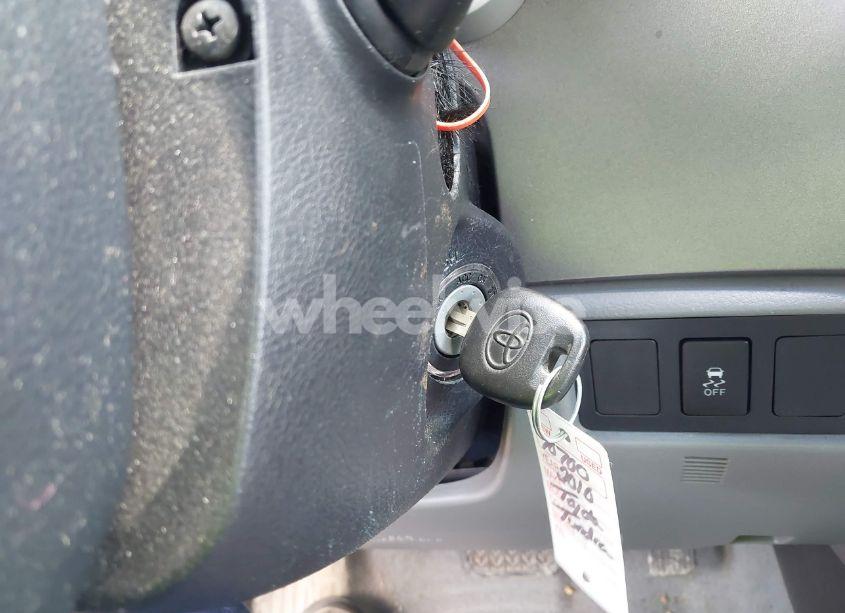 Photo 11 of 2010 Toyota Tundra GRADE 4.6L V8 (VIN 5TFUM5F15AX003701)